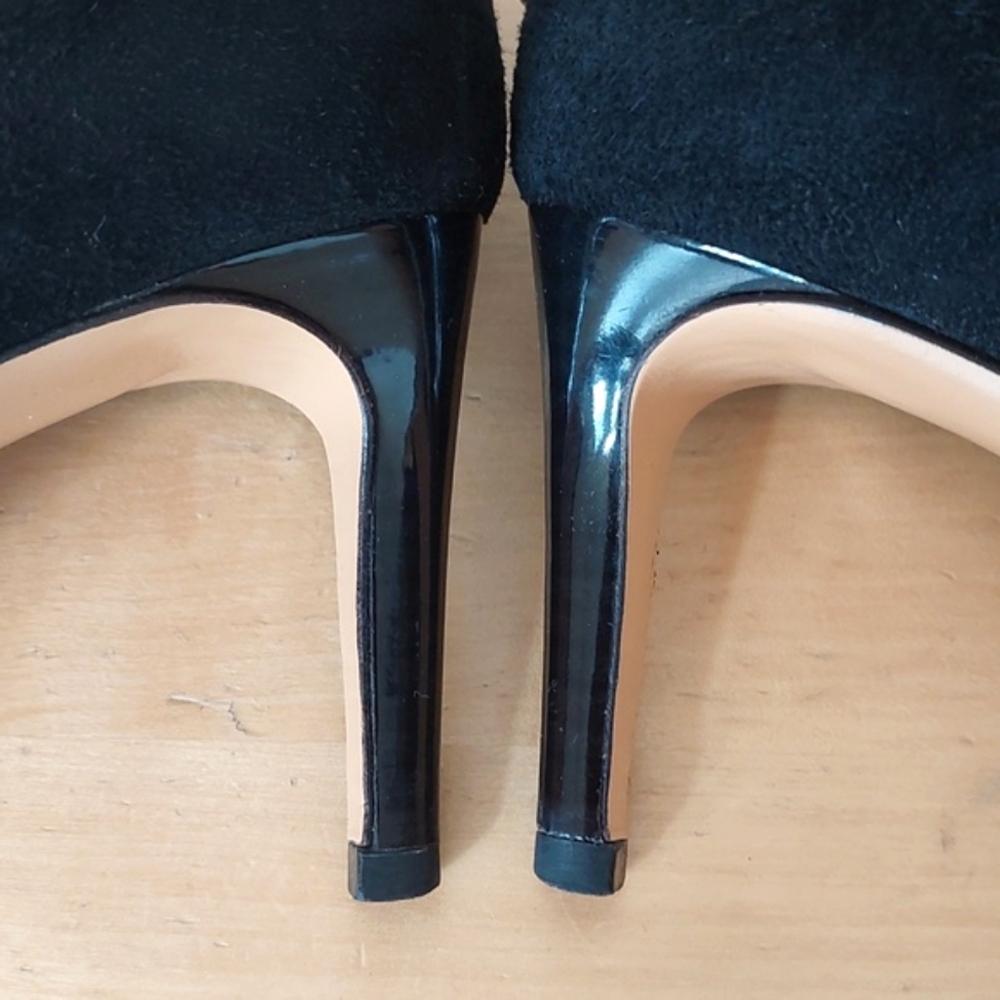 Salvatore Ferragamo black suede pumps - Picture 13 of 16